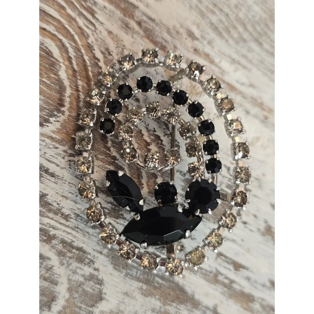 Vintage Black & Clear Rhinestone Swirl Brooch Silver Tone Mid Century Glam #462